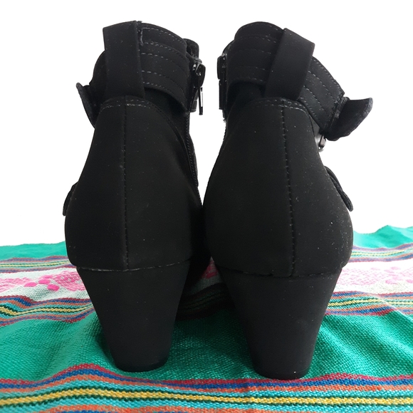 Unworn black wedge booties size 10 - Picture 12 of 13